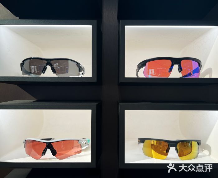 LensCrafters亮视点·OAKLEY精选(静安嘉里中心店)图片