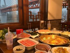 -小天鹅火锅·一线江景洪鼎旗舰店(洪崖洞店)