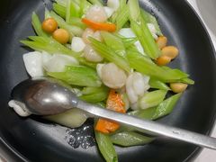 芹菜鲜鱿-阿明小菜·海鲜·上海菜(梅陇店)