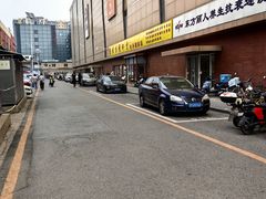 -翠微牡丹园停车场