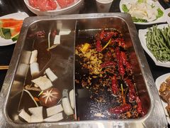 -百年川椒重庆老火锅(光谷店)