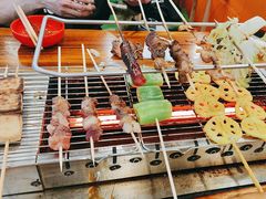 -哈尔滨小酒馆·鲜肉现穿自助烧烤(康新花园店)