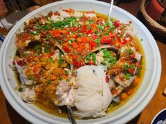 湘西一代霸王双椒鱼头-隐厨·中国菜馆(三里屯T+MALL店)