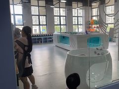 -蓝鲸奇亲子游泳俱乐部