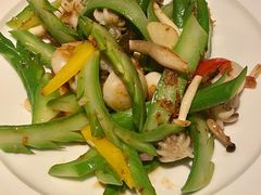 兰段野菌爆墨鱼花-T館·花园艺术餐厅