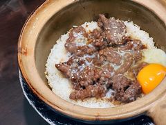 窝蛋牛肉饼煲仔饭-红星光发煲仔饭(文海店)
