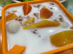 木瓜鲜奶桃胶-顺记冰室(宝华路店)