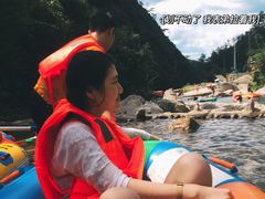 -安吉龙王山峡谷漂流