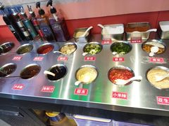 自助调料区-喜盅盅重庆火锅(西安路罗斯福店)
