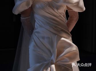 缎面鱼尾蓬蓬袖→公主请留步