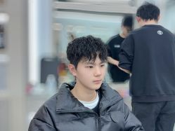 -尤司男士国潮理发馆