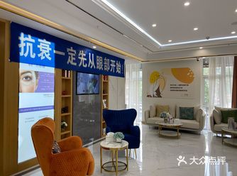 养皮肤和养植物一样的道理，经常护理注意浇水和修剪杂草