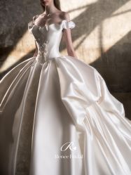 点击看大图 -Renee芮亦婚纱