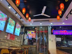 -爆炸头阿姨小四川正宗川味小吃(无任何分店)