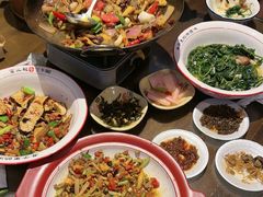 -富正毅三下锅·湘西韵味(天门山索道店)