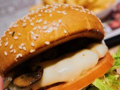 火烤双层牛肉特堡-The Habit Burger Grill 哈比特汉堡(复兴soho店)