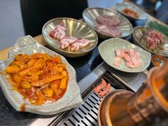 -臻牛烤肉