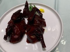 本帮酱乳鸽-上海会馆(香港名都店)