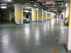 -爱琴海购物公园-地下停车场