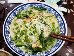 -巍山𤆵肉饵丝