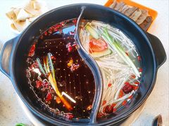 鸳鸯锅-钢管厂五区小郡肝串串香(蜀都万达店)