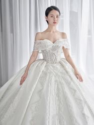 -Renee芮亦婚纱(原丽莎)