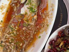 -丹水桥地锅鱼·翘嘴鲌·地方特色全鱼宴(丹江口大坝店)