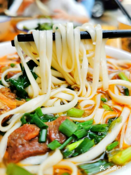 山顶洞人米粉店(园岭三街店)秘制牛腩面图片