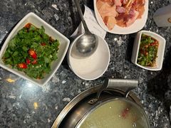 -一席地·本地鸡窝·杭帮鸡火锅(萧山银隆百货店)