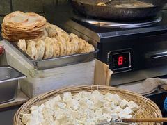-仓桥直街臭豆腐