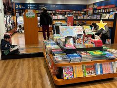 -西西弗书店&矢量咖啡(凯德晶萃广场店)