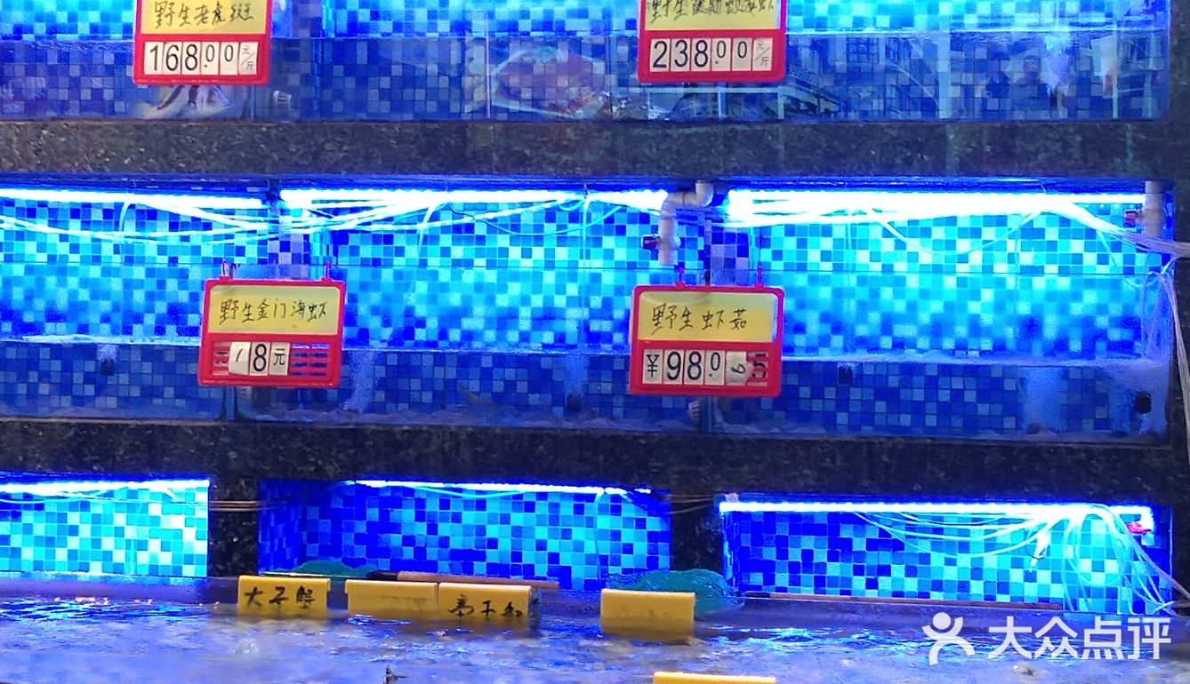 姜母鸭是他家的招牌，超级适合本地人的口味