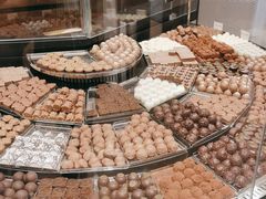 -Laderach 莱德拉(上海环贸iapm店)