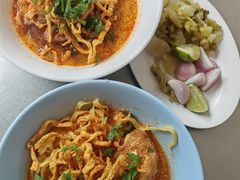 -Khao Soi Mae Manee