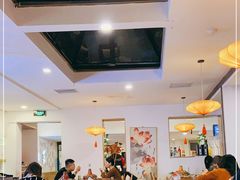 大堂-毛辣果·贵州红酸汤牛肉火锅(西单店)