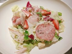 经典凯撒配温泉蛋（鸡肉）-牛排家(北京长安街英皇集团中心店)