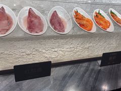 -雍容荟帝王蟹活龙虾展台自助(IFS黑金店)