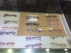 -臻美视爵眼镜·明月·依视路·蔡司折扣店(广渠门店)