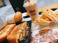 -The Habit Burger Grill 哈比特汉堡(爱琴海店)