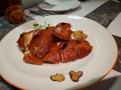 黑松露吊烧脆皮鸡-港丽餐厅