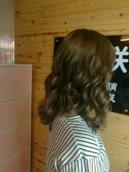 -镁连社·美联社