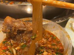 苕粉-肖肖酸萝卜鱼火锅(总店)