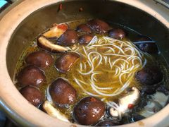 -食爺炭炉鸡煲·烧烤