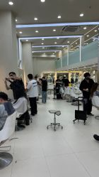 -十六番发型师事务所