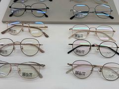 -无奔眼镜·蔡司·依视路授权店(朝阳大悦城店)