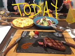 -悦享绿山墙西餐厅