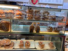 面包甜点陈列柜-白玉兰食品(汇联商厦店)