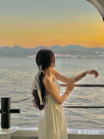 汕头拍照｜1元轮渡捕获海上日落的浪漫