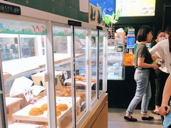 面包甜点陈列柜-仟吉KenGee(银港店)