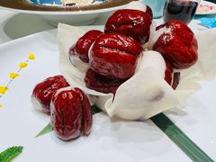 红衣少女-蝶园·装修中(BFC外滩金融中心店)